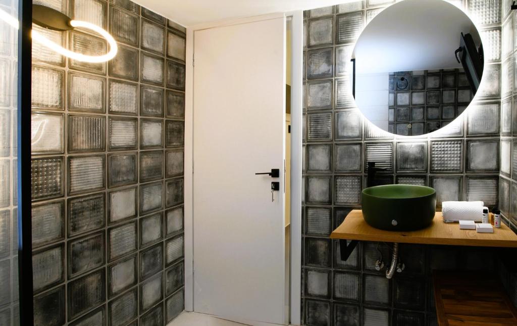 Kayia City Garden, Luxury Suite with Private Garden 8