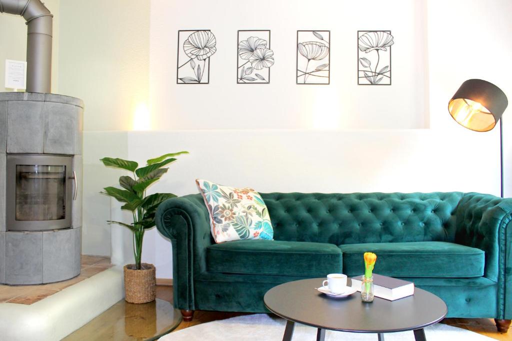 Rost Apartments - Design Ferienhaus mit Kamin und Hängematte 1