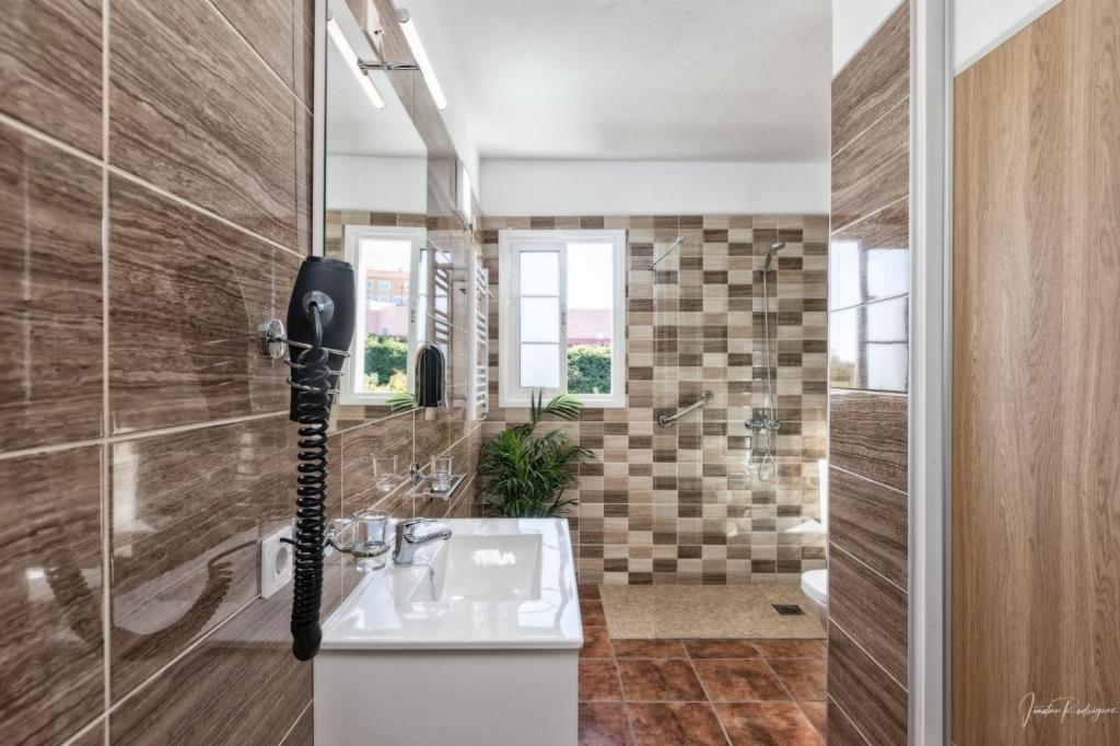 Casa Onelia, 2 bedroom modern oasis, good location 3