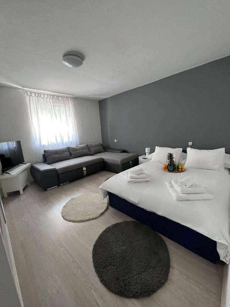 Apartment Matijas, 3 bedroom apt with terrace and PARKING 2