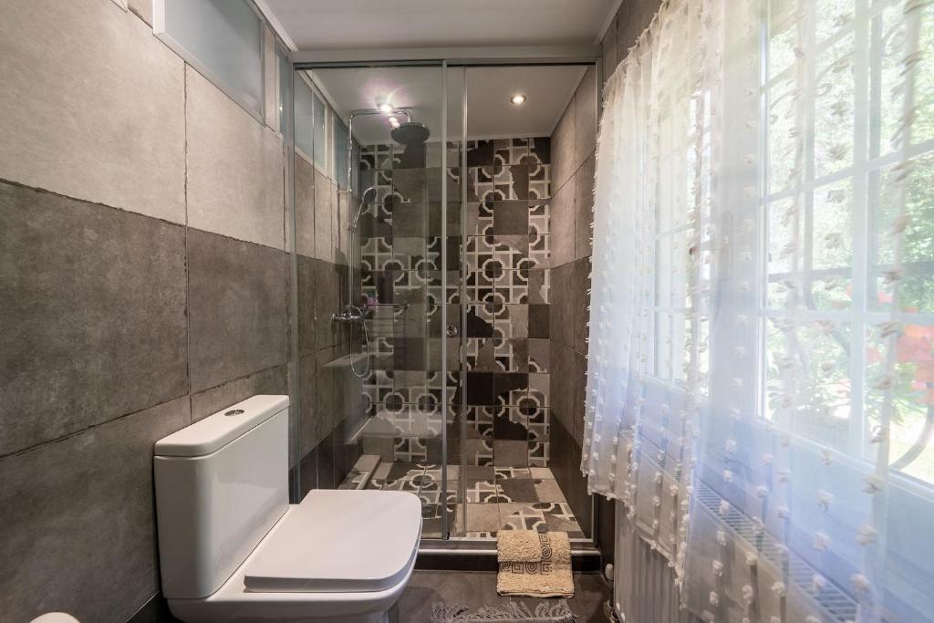 Arilia Country Cottage 8