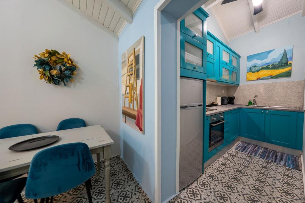 Arilia Country Cottage 4