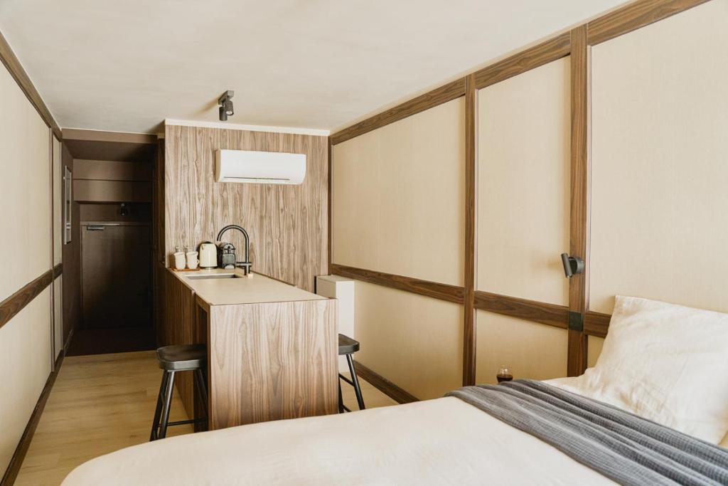 RAIBU GHENT by STAY-C 5