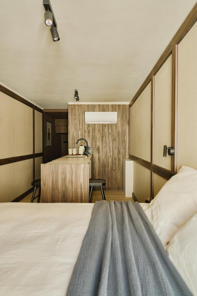 RAIBU GHENT by STAY-C 3