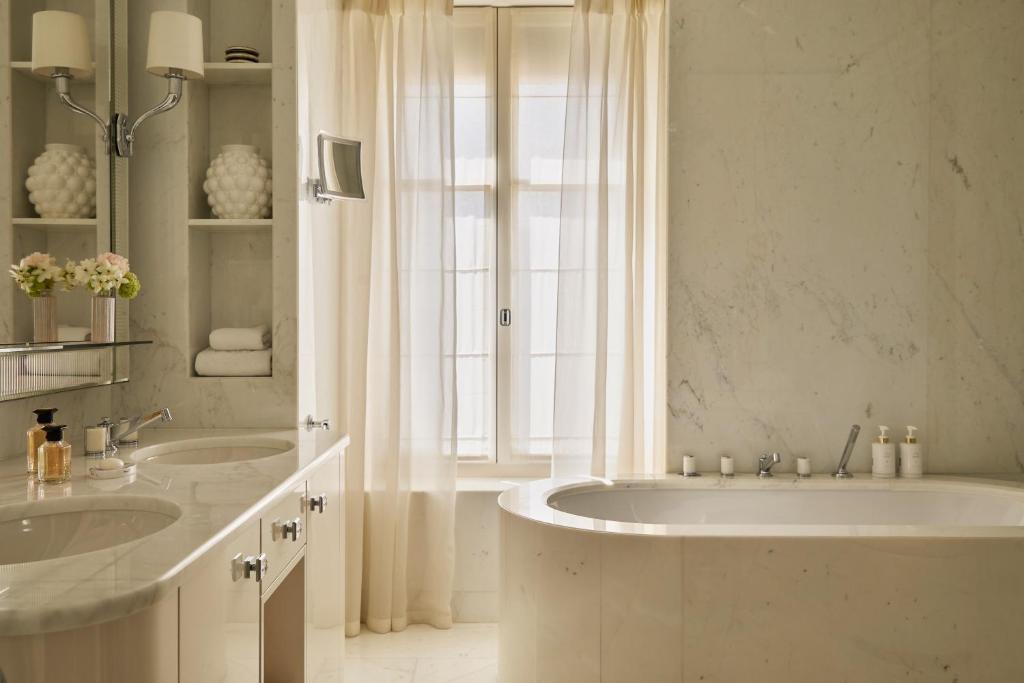 The Woodward - Auberge Collection 3