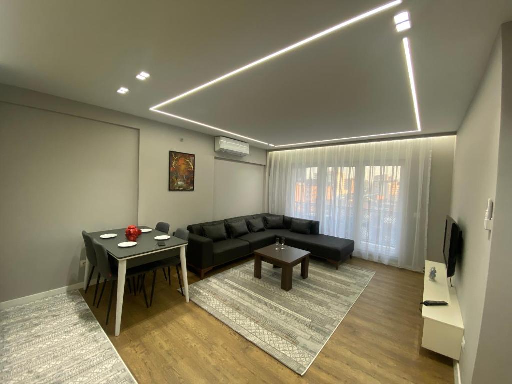 Roma Apartments 1