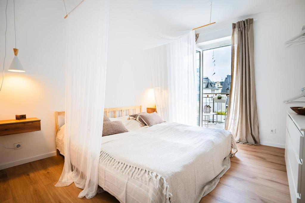 2 BR Apartment - ZENTRAL - KÜCHE - BALKON - WIFI - NETFLIX - BUSINESS - KAFFE - PARKHAUS 2