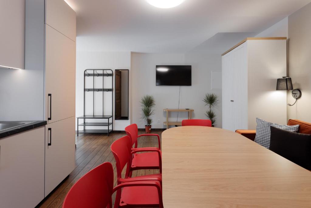 Colonel Suites & Apartments 6