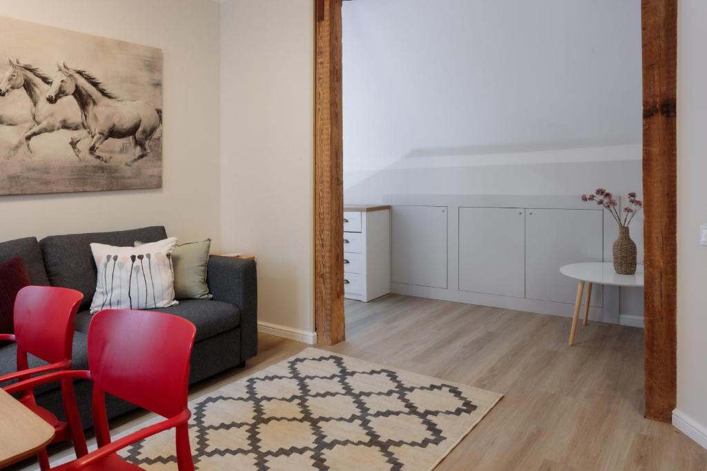 Colonel Suites & Apartments 7
