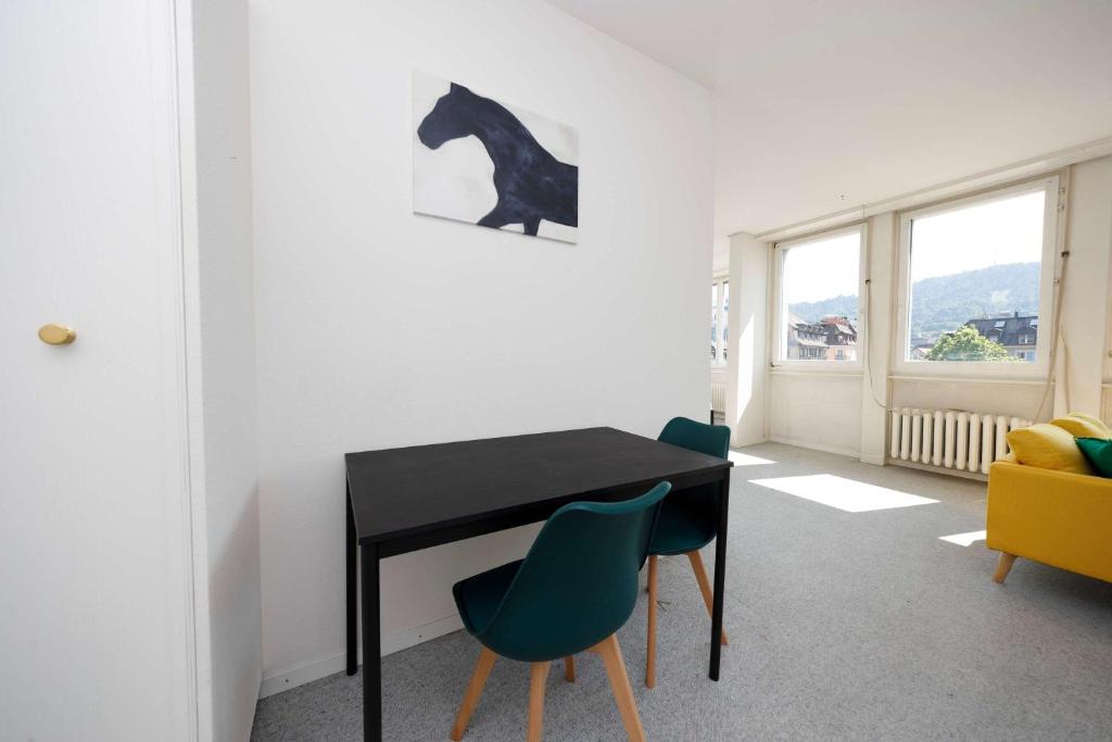 Basic & Cozy Zurich Studio Central & Walkable 8