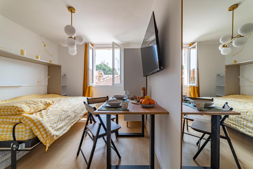 Golden Studio - View & Provençal Charm 5
