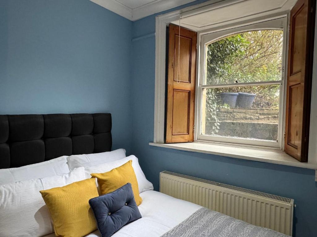 Stylish, Central Apartment in Clifton 1