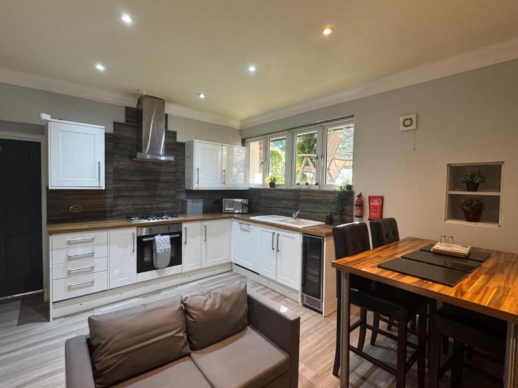Stylish, Central Apartment in Clifton 4