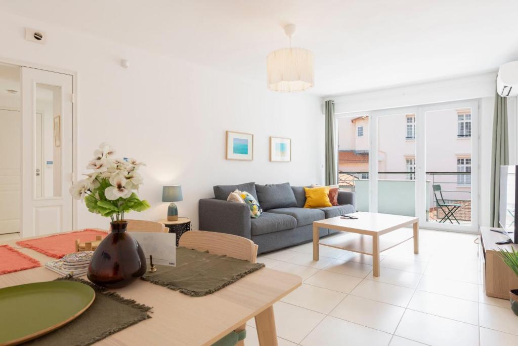 Plaza Antibes one-bedroom apartment with AC