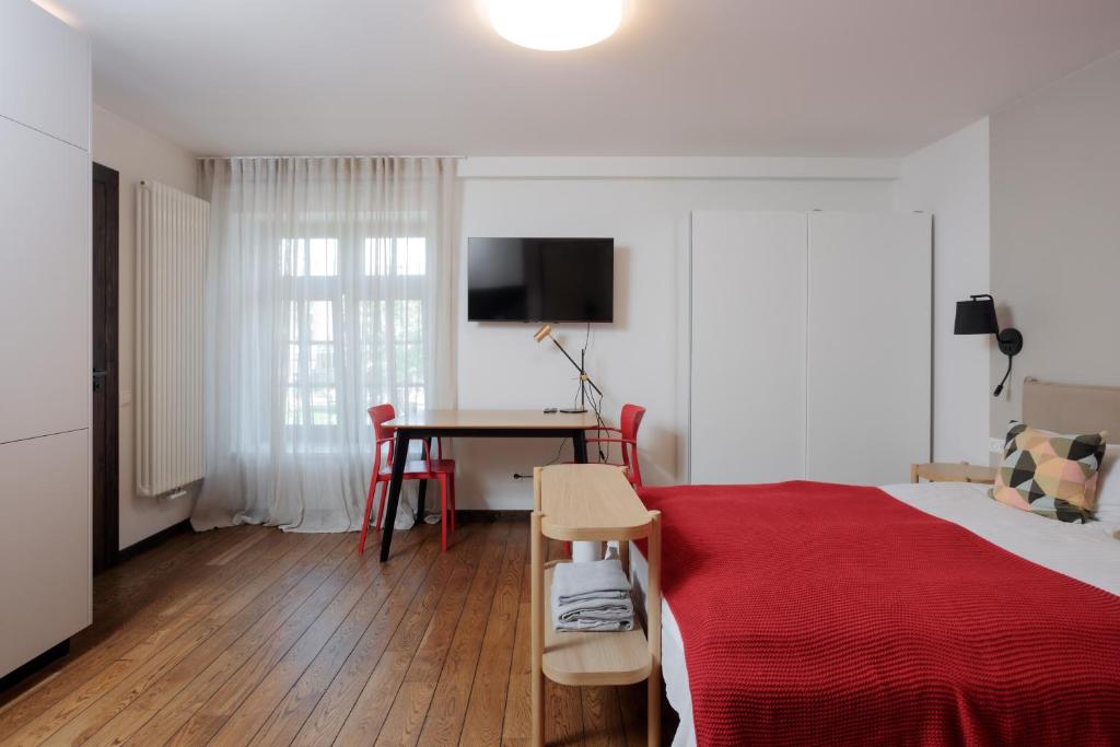 Colonel Suites & Apartments 2