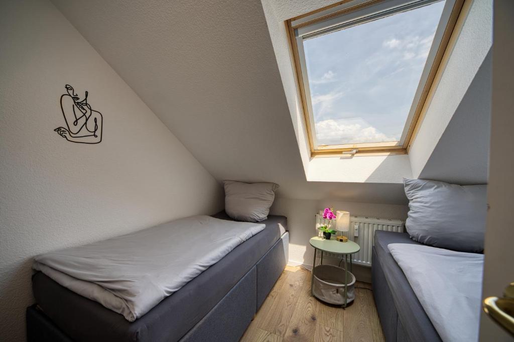 DresdenStay Modern 3 Schlafzimmer Kamin PS4 Kicker 7