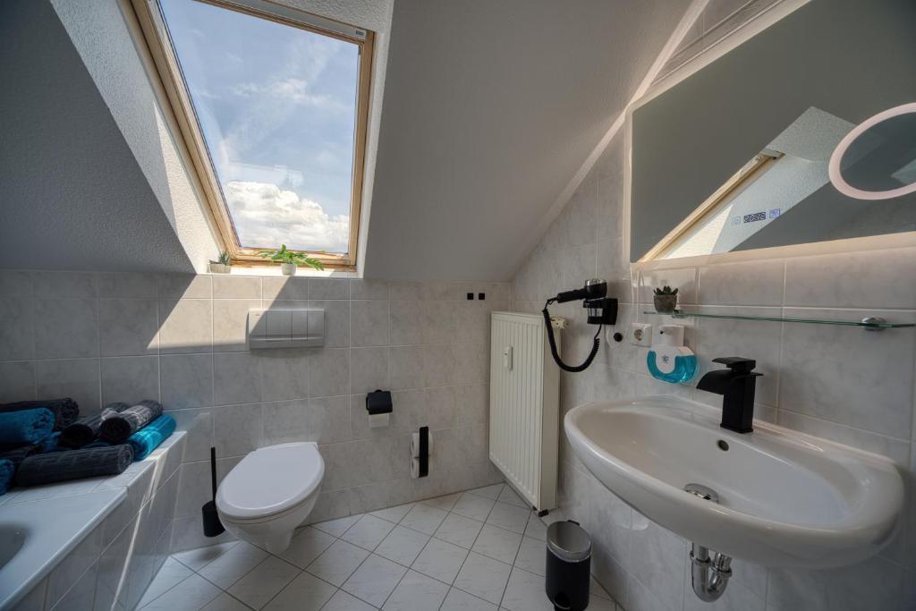 DresdenStay Modern 3 Schlafzimmer Kamin PS4 Kicker 3