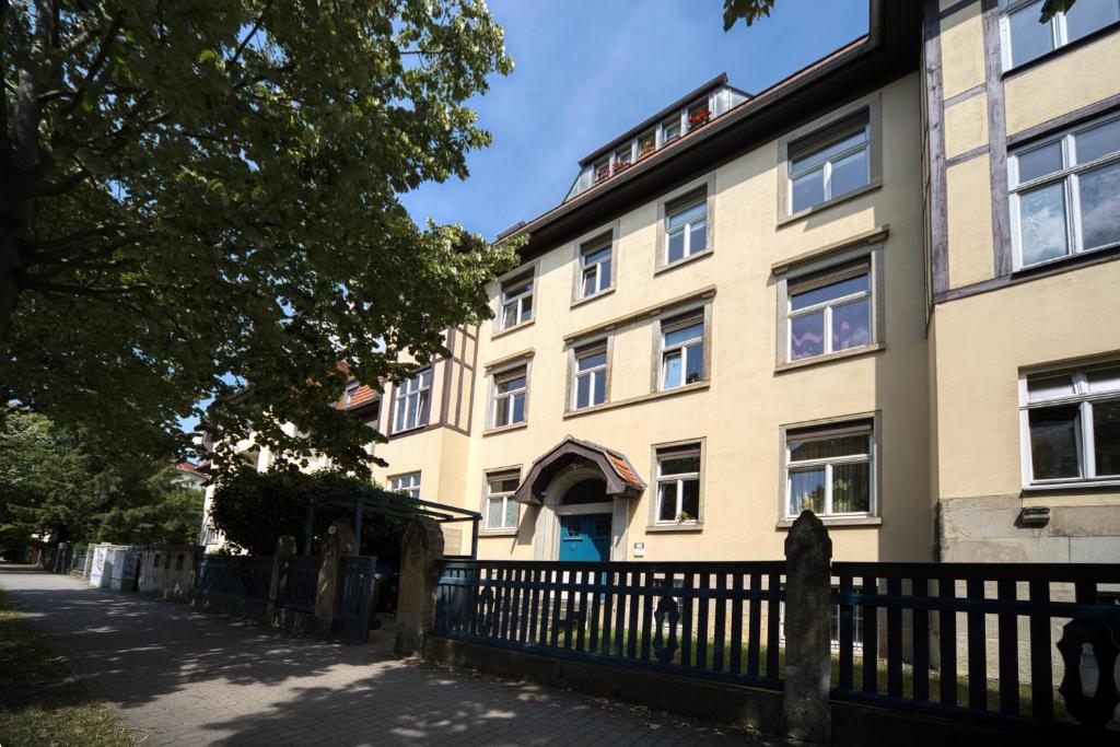 DresdenStay Modern 3 Schlafzimmer Kamin PS4 Kicker 6