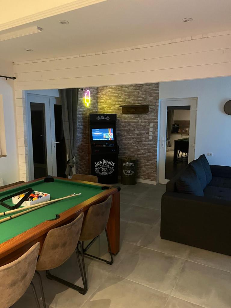 Chalet 6-8 personnes avec jeux et jaccuzi - Nahleo Chalet 1