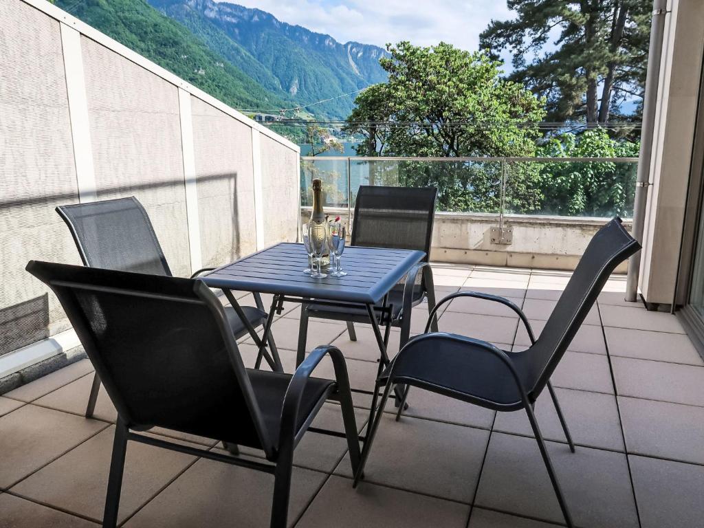 Apartment Les Terrasses C1-2 by Interhome