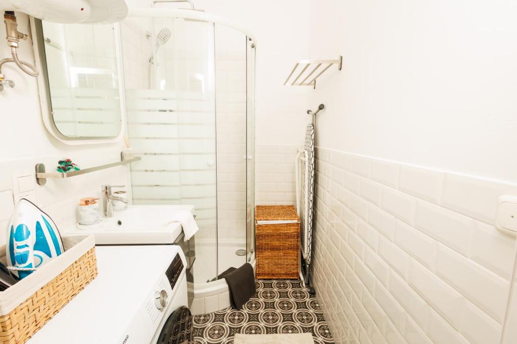 Roman style apartment near city centre 7