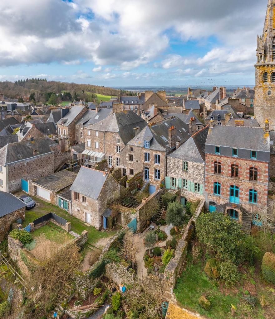 La Maison du Tisserand maison entière à Bécherel 5