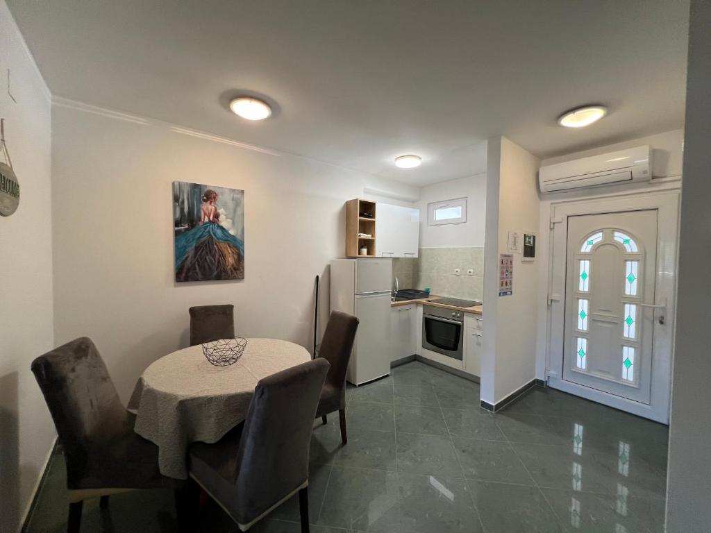 Apartments Ana 6
