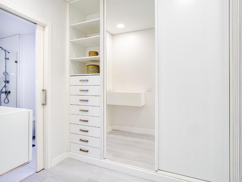 Sea View Apartment 8