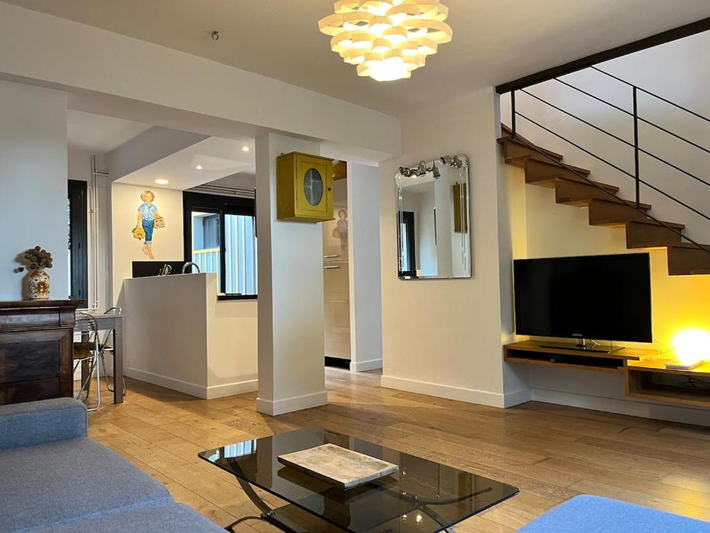 Artistic house 5