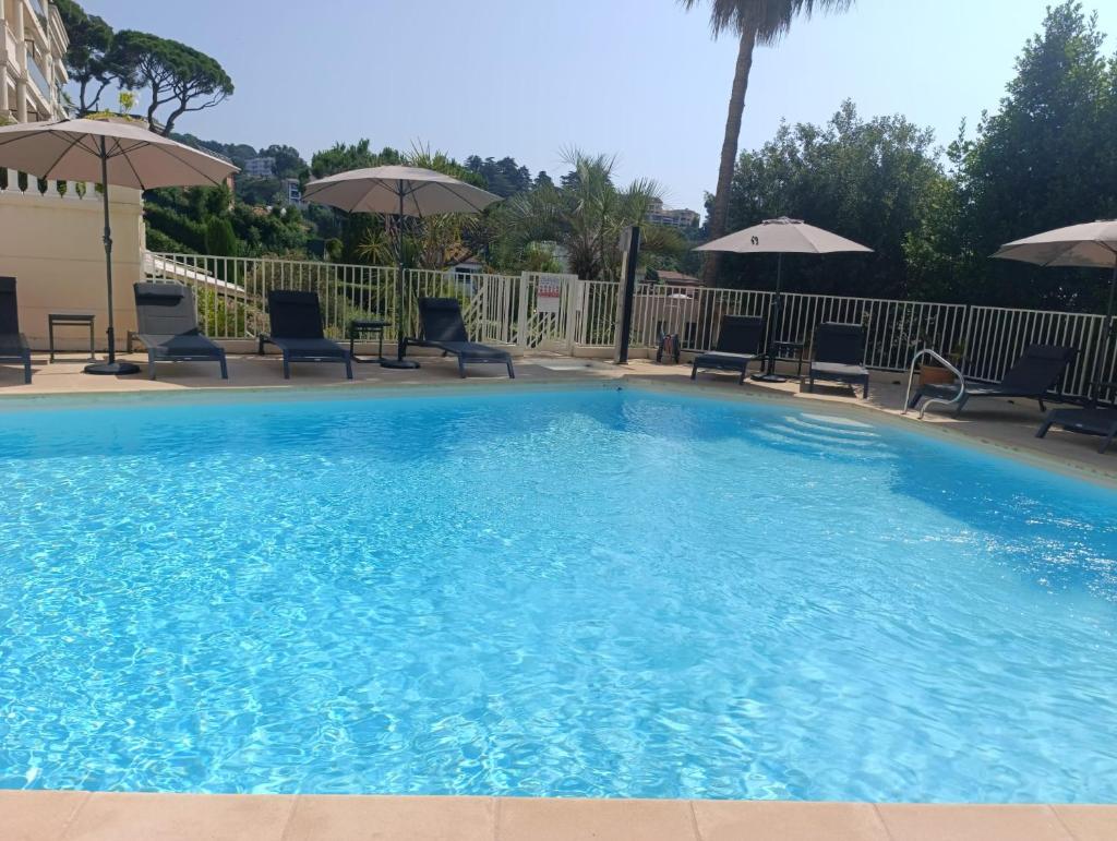 Résidence de luxe Sun Paradis, Studio terrasse, vue Mer Piscine 3