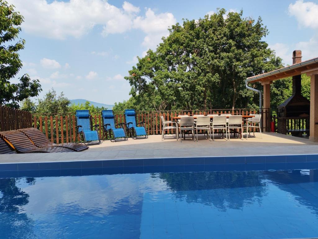 LipaHill Luxe 3