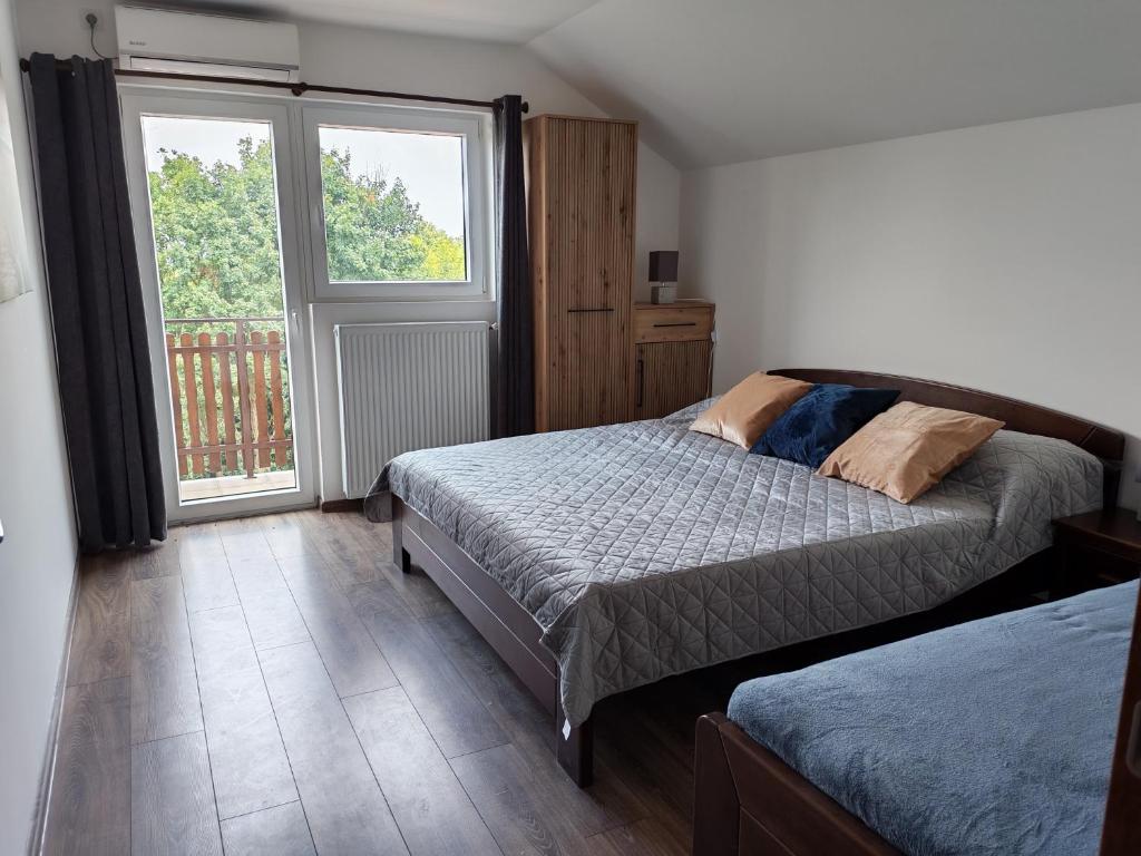 LipaHill Luxe 2