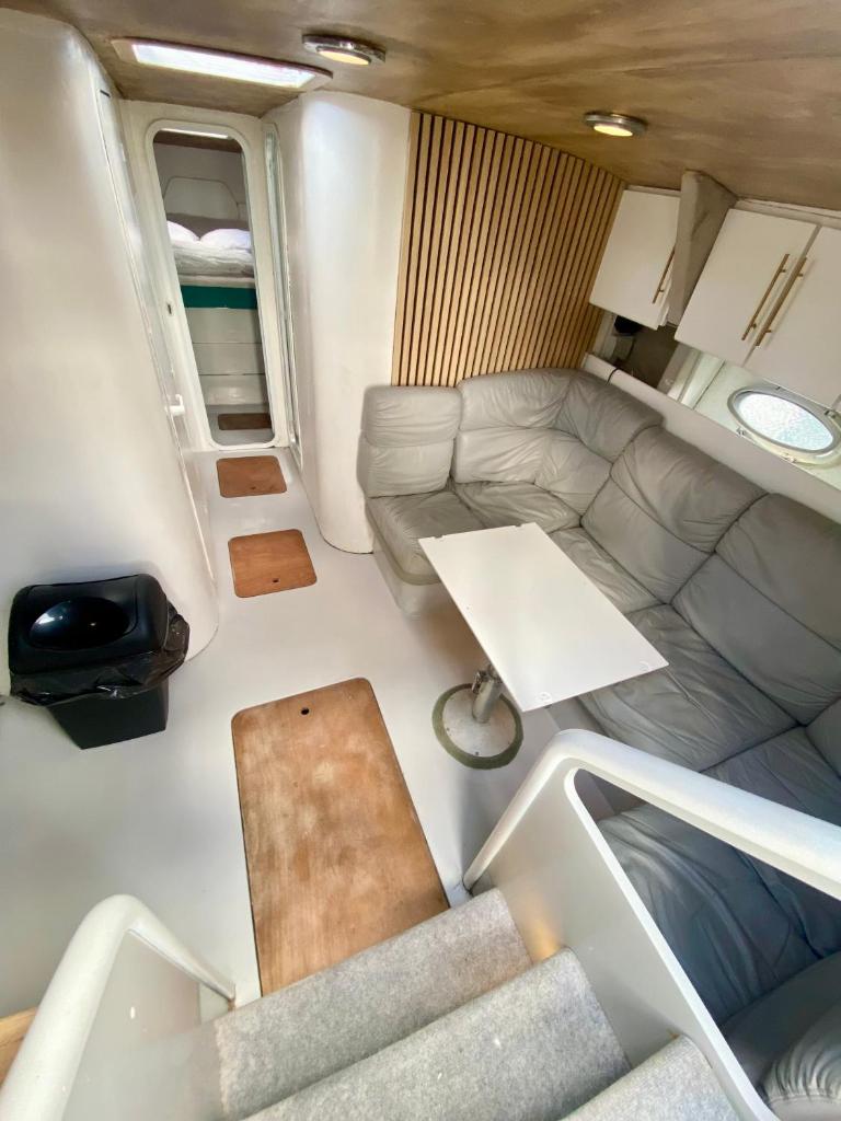 Photo de la galerie de l'établissement BOAT PARADISE LA ROCHELLE - Cranchi Méditerranée 40, à La Rochelle