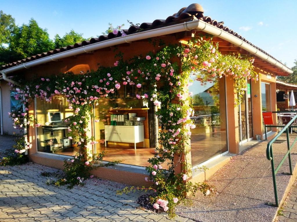 Photo de la galerie de l'établissement Camping le Couriou, à Recoubeau-Jansac
