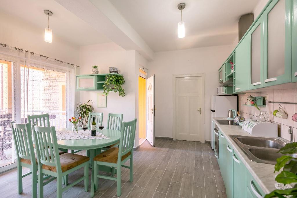 Holiday Home Shabby 1