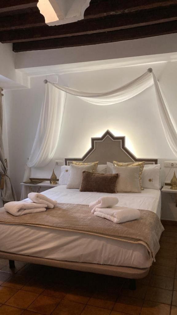 ADANAR Muralla Zirí Centro Premium 7