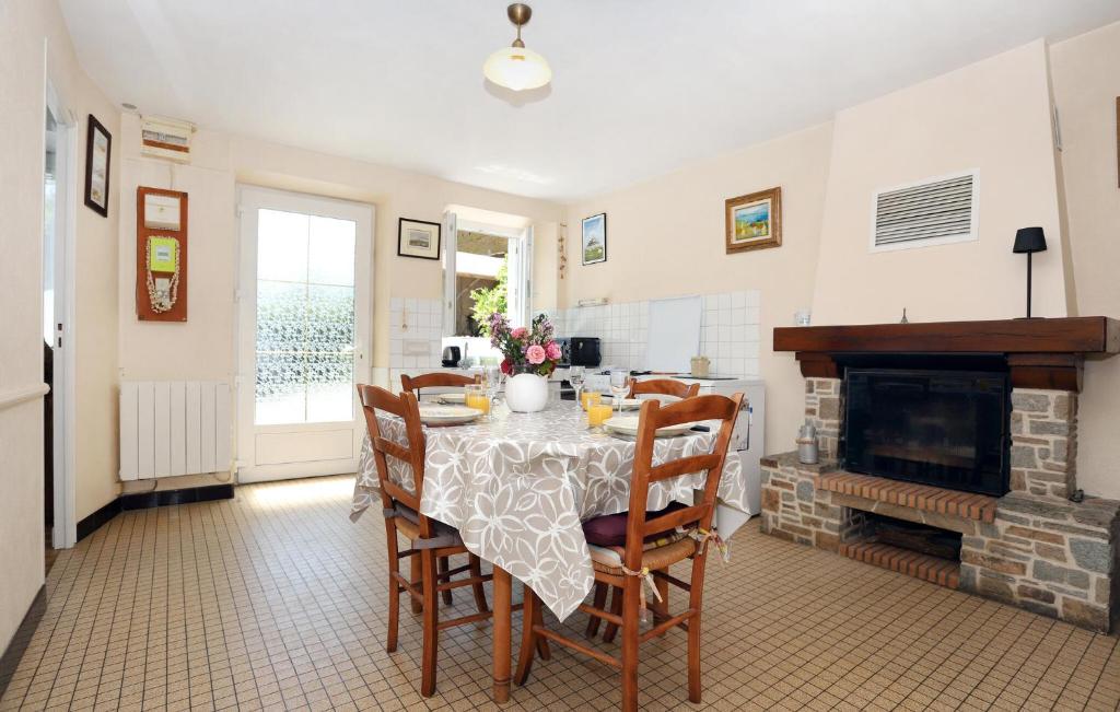 2 Bedroom Beautiful Home In Andouillé-Neuville 5