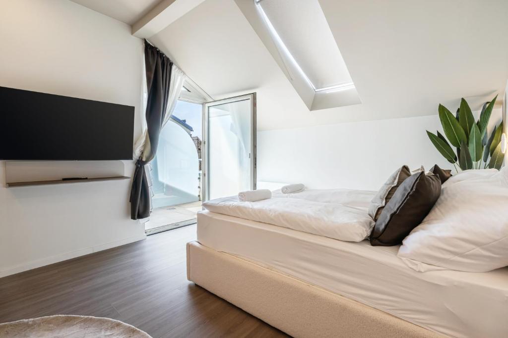 Oasis Luxe Boutique Suites by BQA 4