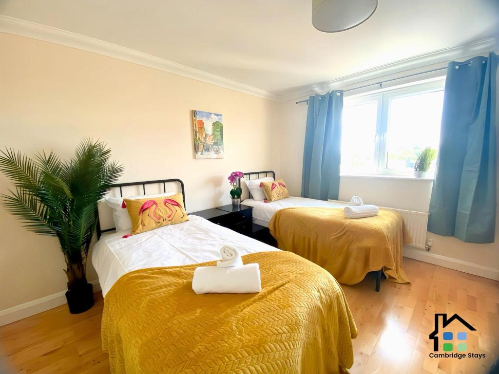 CB Stays - 2 Bedroom & 2 Toilet Flat - Near Mills Road and Train Station with Parking 2