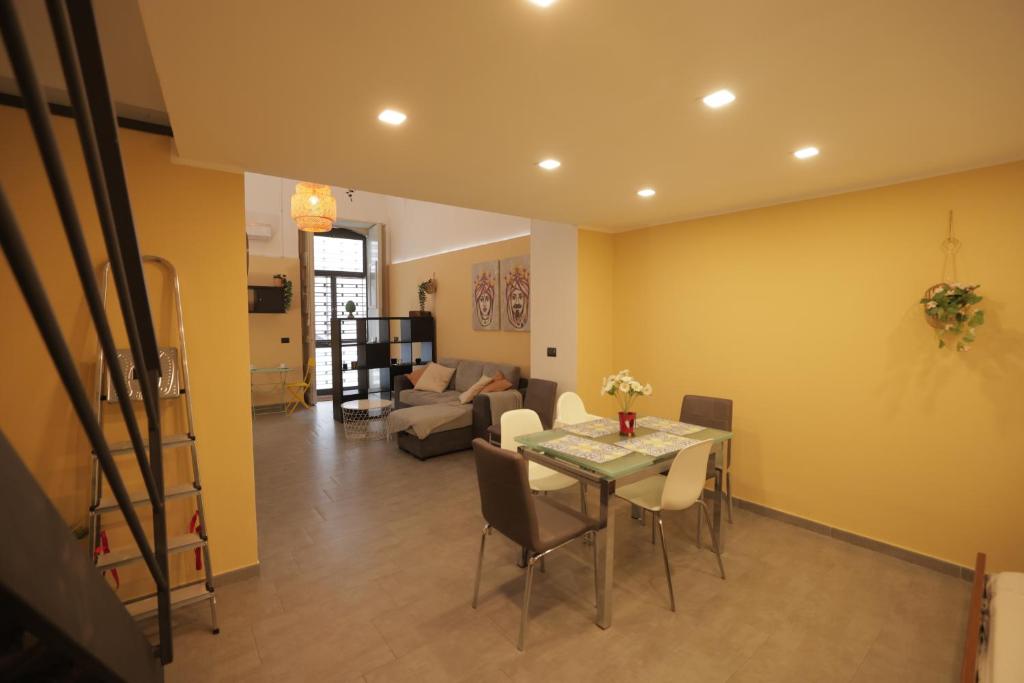 Apartment 44 8