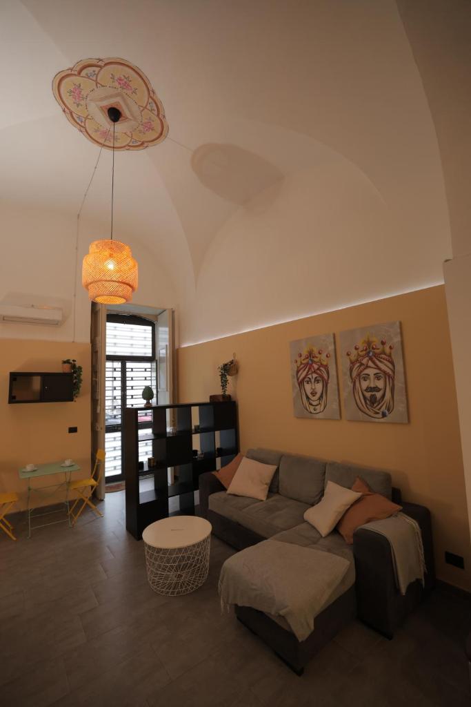 Apartment 44 5