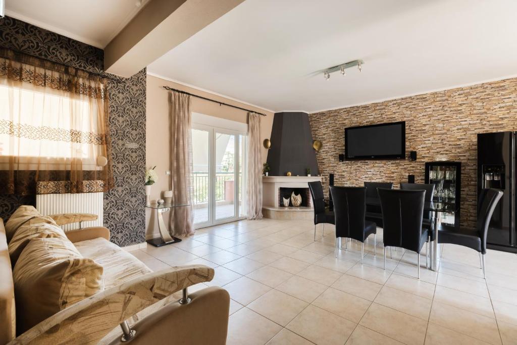 Home In Epanomi 5