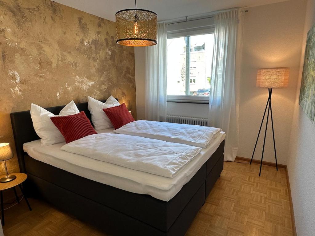 Black Suite 13 - Design-Apartment 2