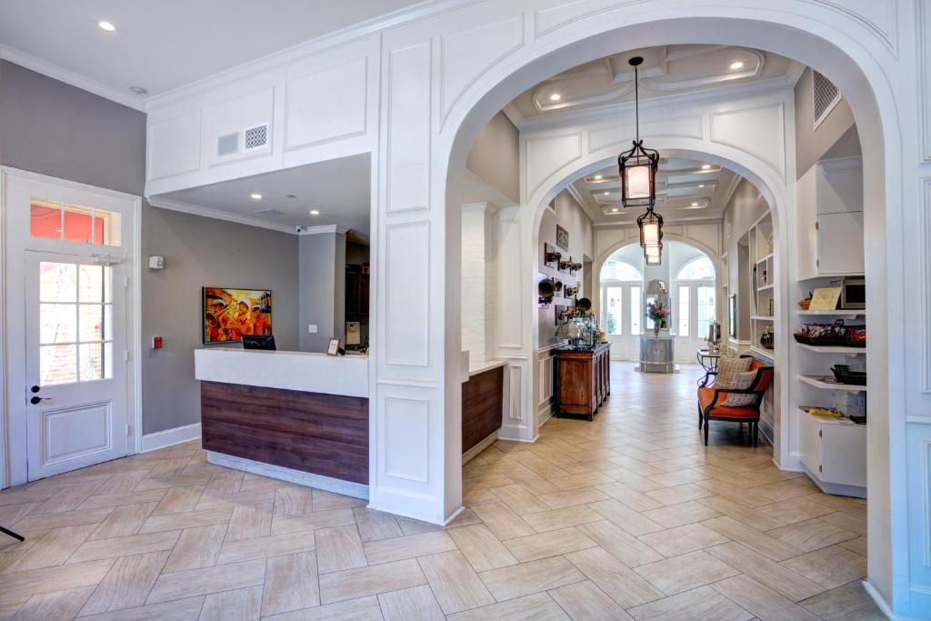 Hotel St. Pierre French Quarter Image