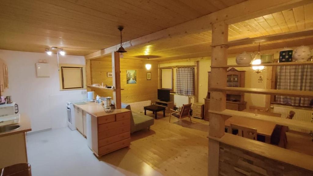 Fully equipped family house for recreation, 5 cars free parking 2