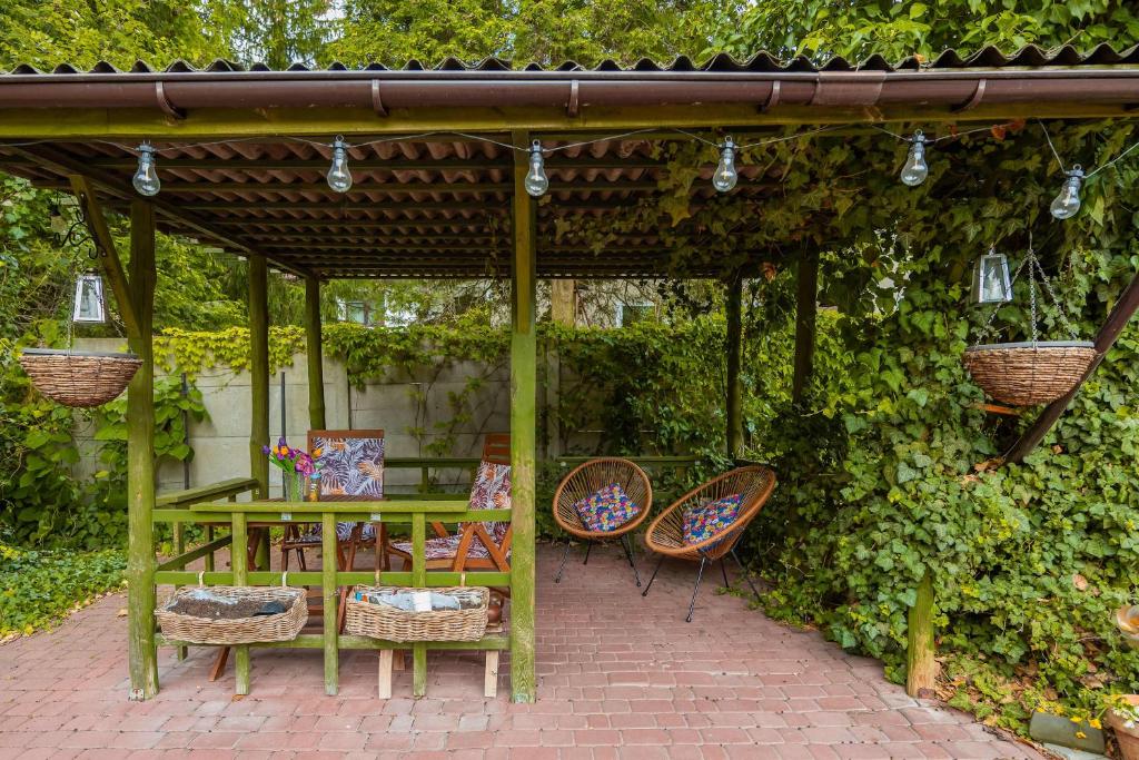 Charming House in the Capital with Two Parking Spaces by Noclegi Renters 1