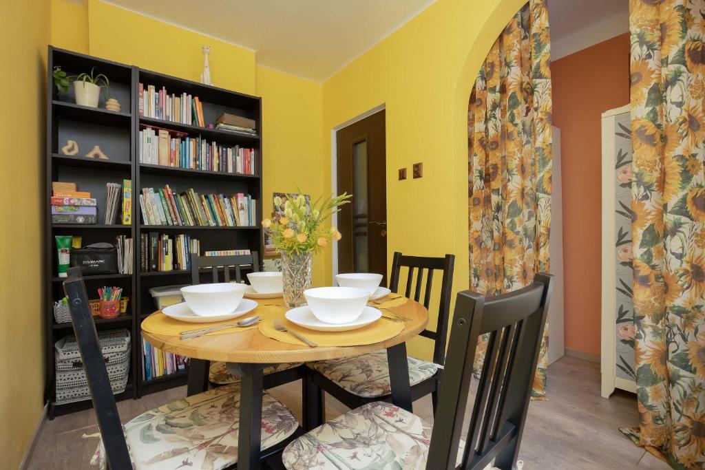 Charming House in the Capital with Two Parking Spaces by Noclegi Renters 3