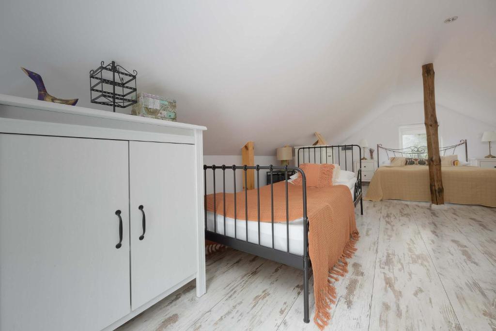 Charming House in the Capital with Two Parking Spaces by Noclegi Renters 7