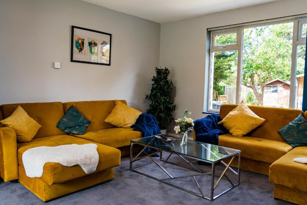 Games Room free Parking House 1