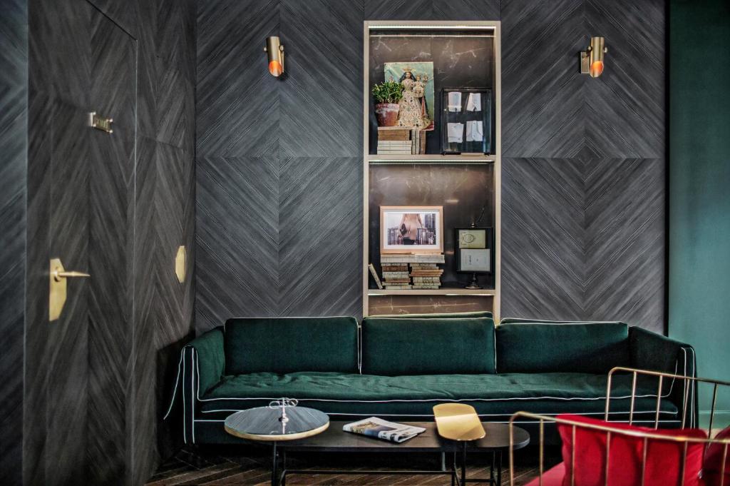 Handsome Hotel Image